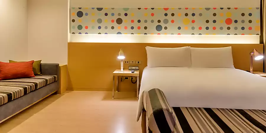 BangkokGlowPratunamDeluxeCorner1