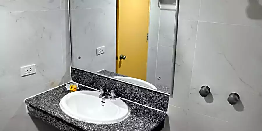 BangkokTrangHotelStandardRoom1
