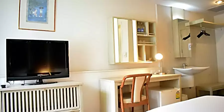 BangkokTrangHotelSuperiorRoom2