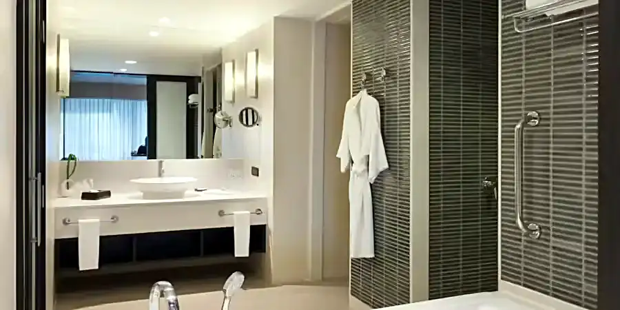 ChiangRaiLeMeridienPoolView3