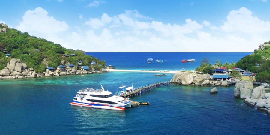 Lomprayah catamaran voor de overtocht naar de eilanden Koh Samui - Koh Phangan en Koh Tao