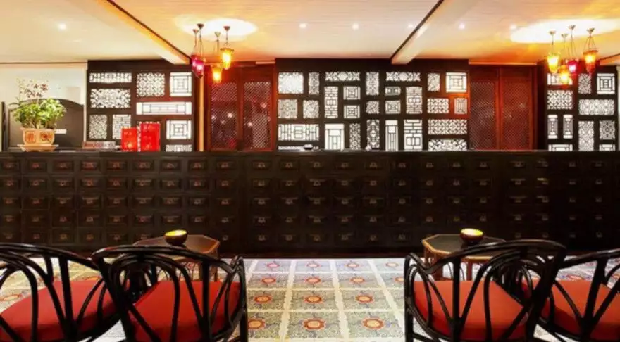baanchart_hotel_gallery_014-304-1200-500-80-c