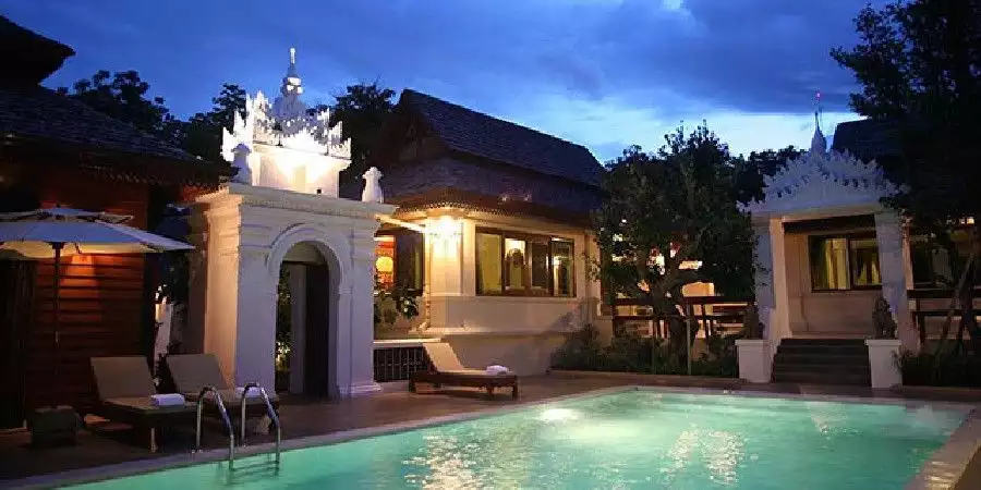 khum_phaya___royal_pool_villa_31957537676_o-1705-900-450-80-c