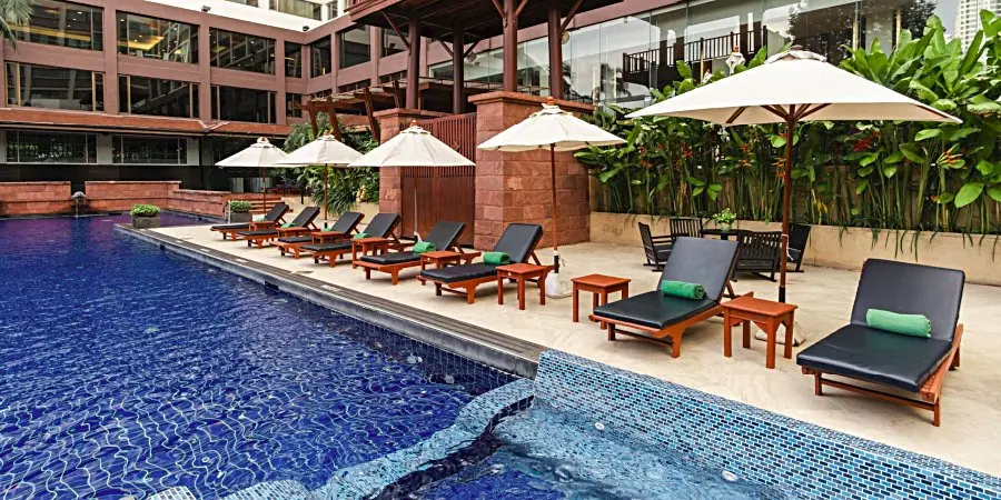 BangkokRamadaMenamRiversidePool
