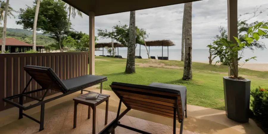 Deluxe Beach Front Villa3