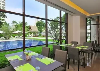 BangkokIbisRiversideRestaurant2-1895-1200-500-80-c