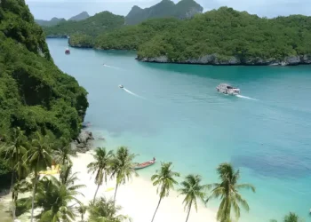 SamuiAngthongMarineParkBigBoat